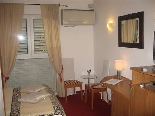 Boutique Hotel Lili Rovinj 4*,